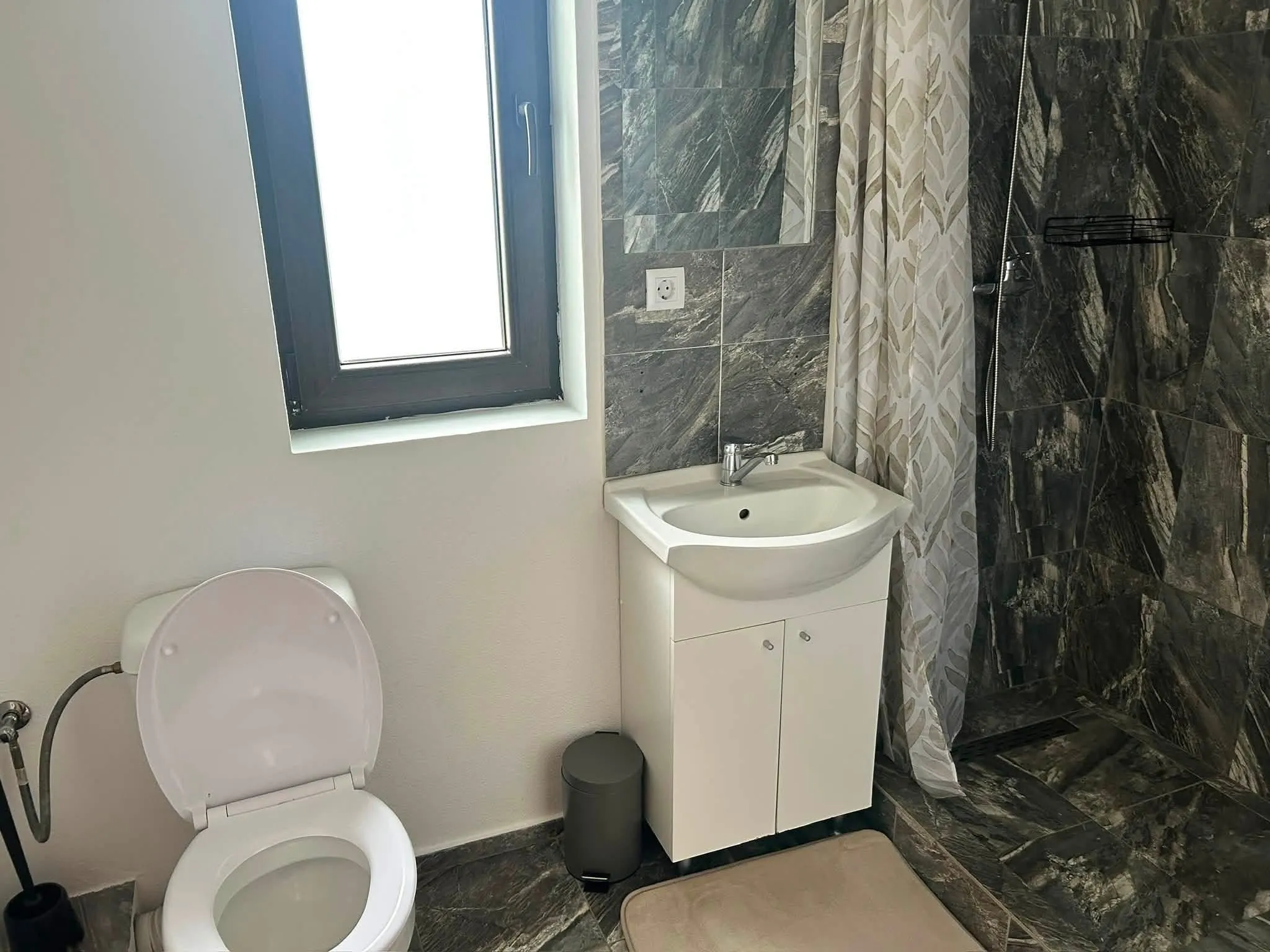 Baie de serviciu suplimentară